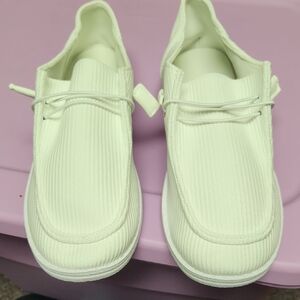 Stylish Cream Casual Shoes